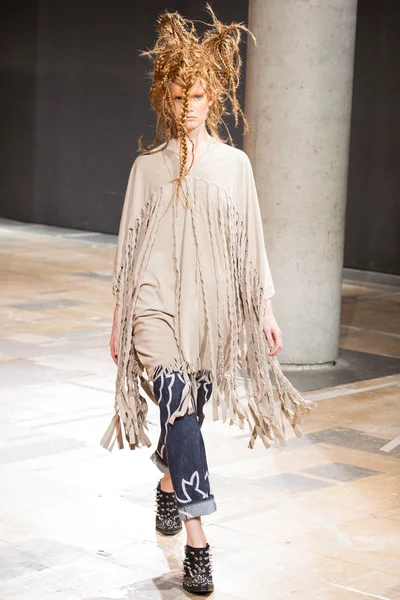 Look 27